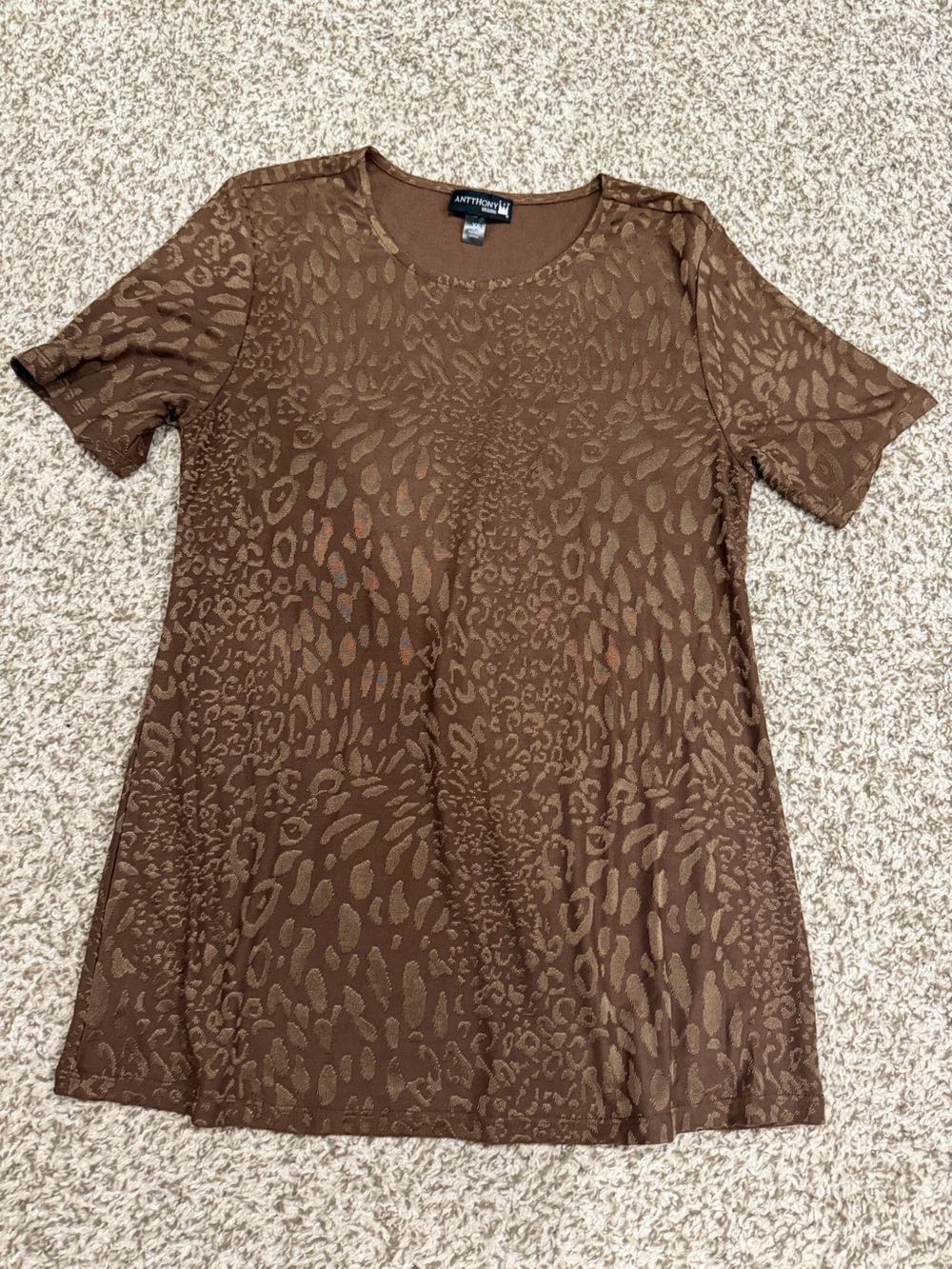 Antthony Brown Animal-Print Short Sleeve Top